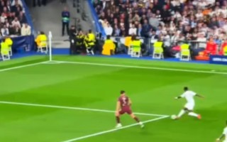 星空体育-曼城后防固若金汤负责守住门户