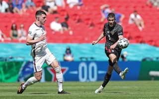 星空体育app-热那亚客场不敌对手，遭遇两连败