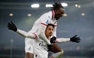 星空体育app-维罗纳门将神勇扑点，帮助球队保持不败纪录