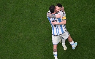 星空体育-梅西助攻破门，球队晋级希望大增