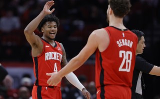 星空体育官网-灰熊继续陷入低谷，双少遇困境难逢胜