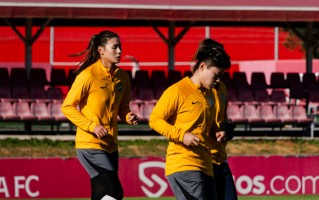 星空体育-具有感情的足球比赛，女性球员全情投入！