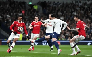 星空体育官网入口-热刺锋线实力提升，多次进球带领球队胜利