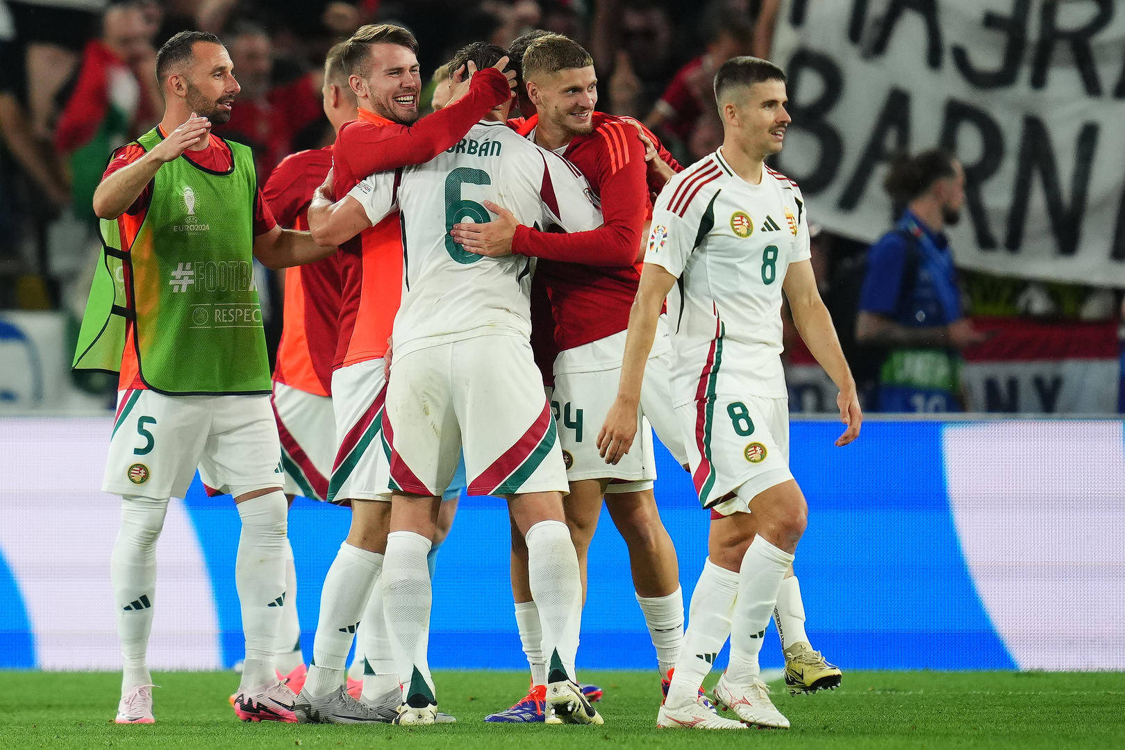 星空体育官方网站-欧国联比赛揭晓胜负,球队收获珍贵胜利-第1张图片-星空体育官方网站 星空体育官方网站-欧国联比赛揭晓胜负,球队收获珍贵胜利-第1张图片-星空体育官方网站