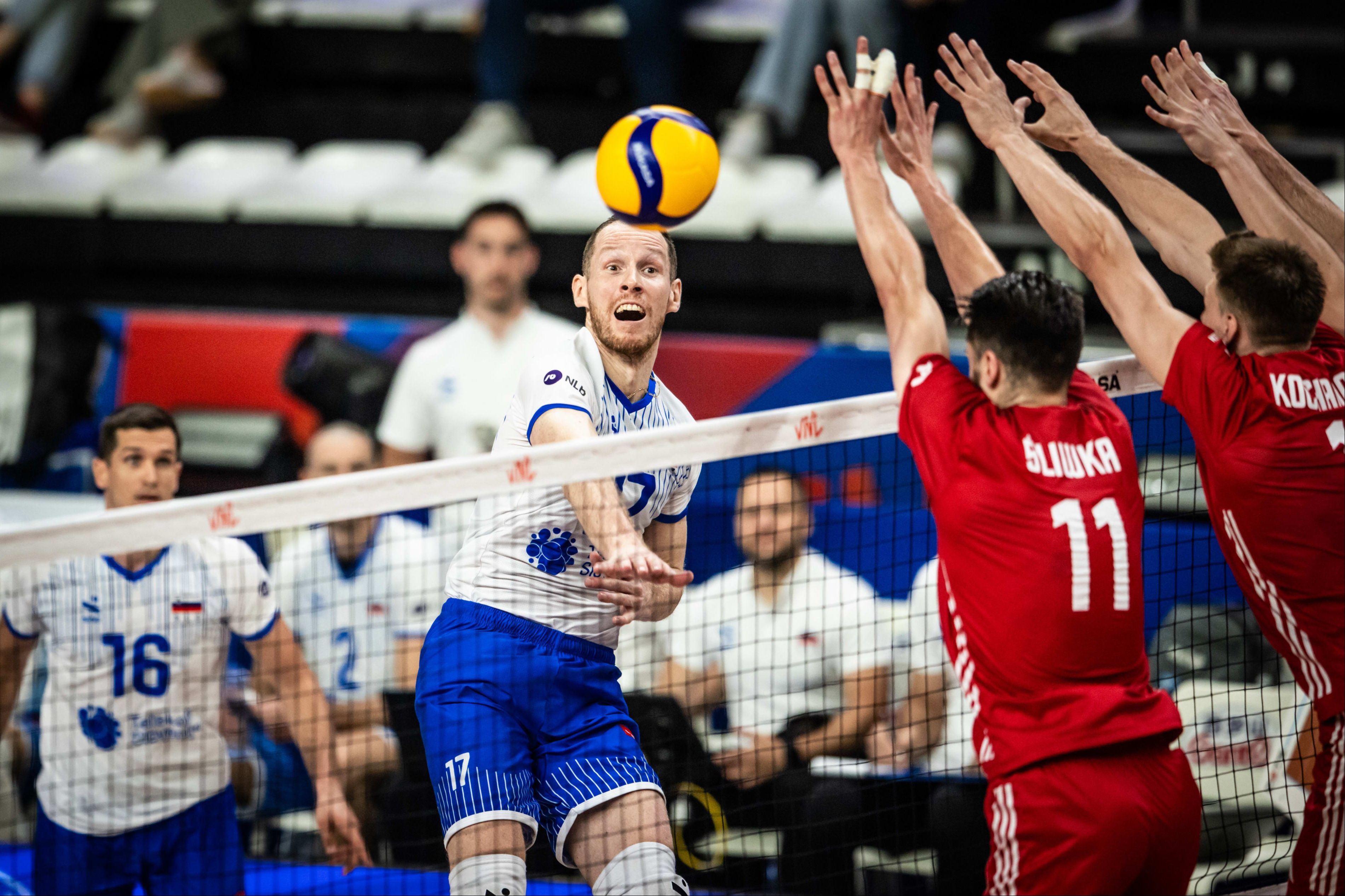 星空体育官网入口-斯洛文尼亚国家队备战赛事，全力以赴-第1张图片-星空体育官方网站