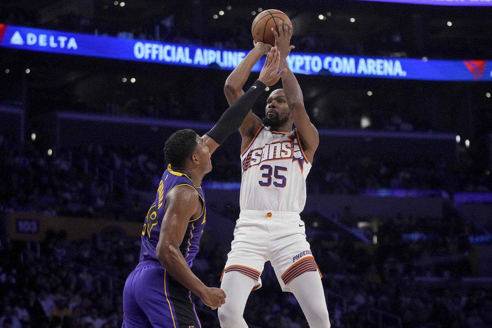 星空体育官方网站-猛龙逆转湖人取胜，伦纳德独得37分-第2张图片-星空体育官方网站