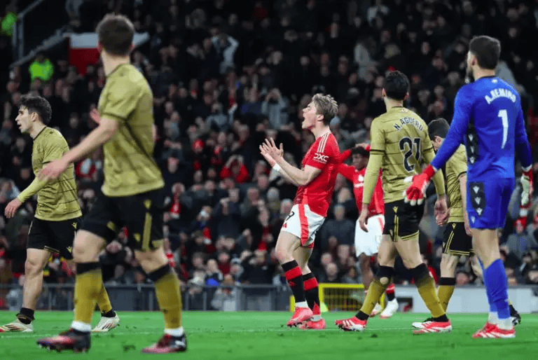 星空体育app-皇家社会主场战胜强敌，领头羊之争激烈-第1张图片-星空体育官方网站