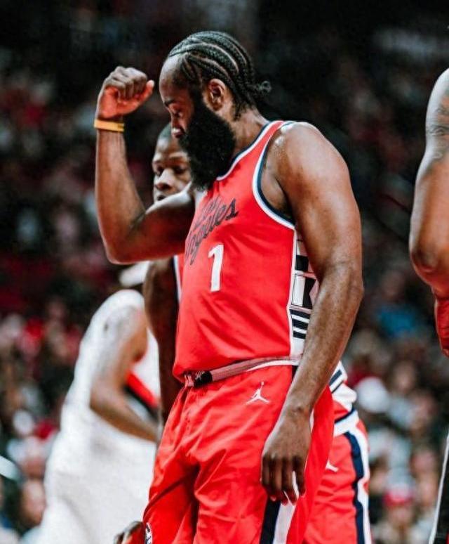 星空体育-快船一鼓作气，战胜雄鹿晋级-第2张图片-星空体育官方网站