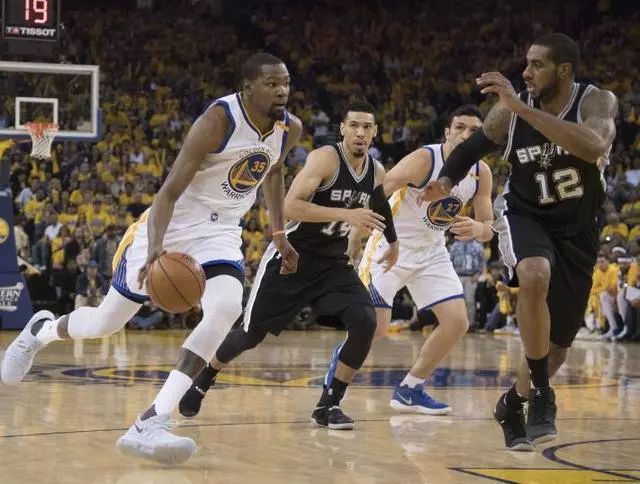 星空体育-开拓者将对阵马刺，场上硝烟再起谁将占得上风？-第2张图片-星空体育官方网站