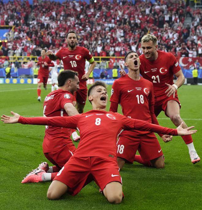 星空体育app-土耳其客场惜败冰岛，遇到争议-第2张图片-星空体育官方网站